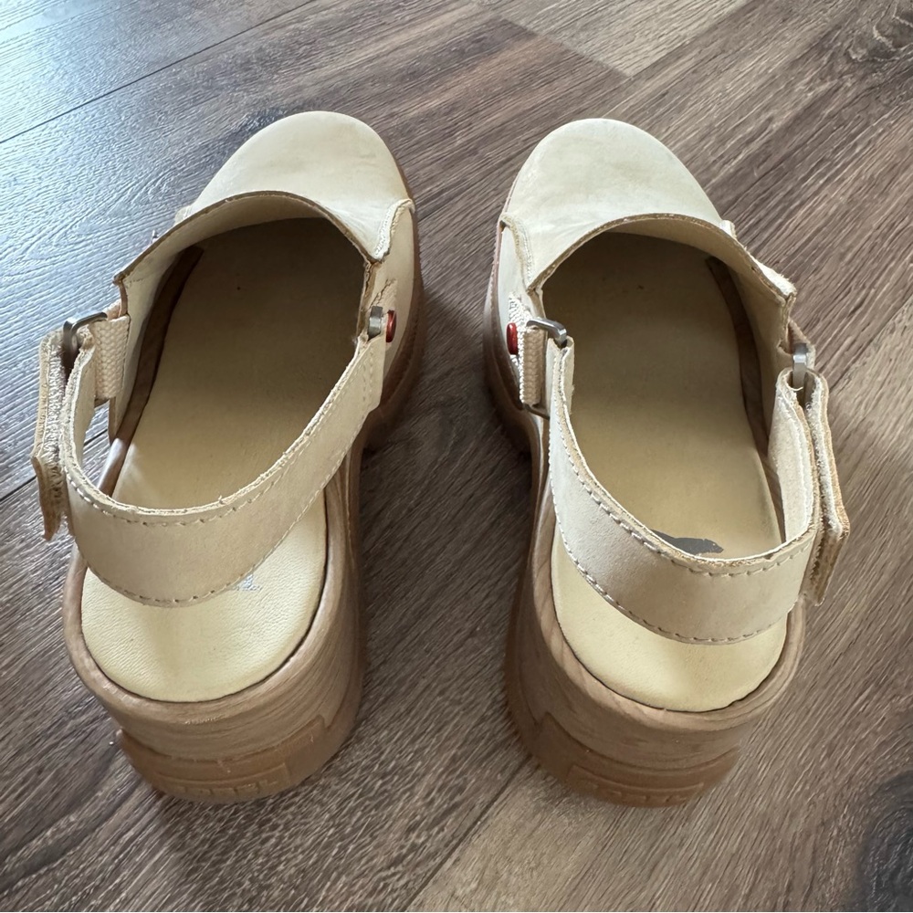 NWOT Sorel Roam’n RBR Platform Clogs, Slingback Mule, Tan with Red Buttons - Picture 7 of 11